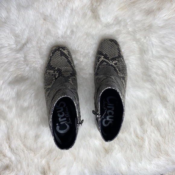 Bootie Heels Snake Print - Picture 2 of 5